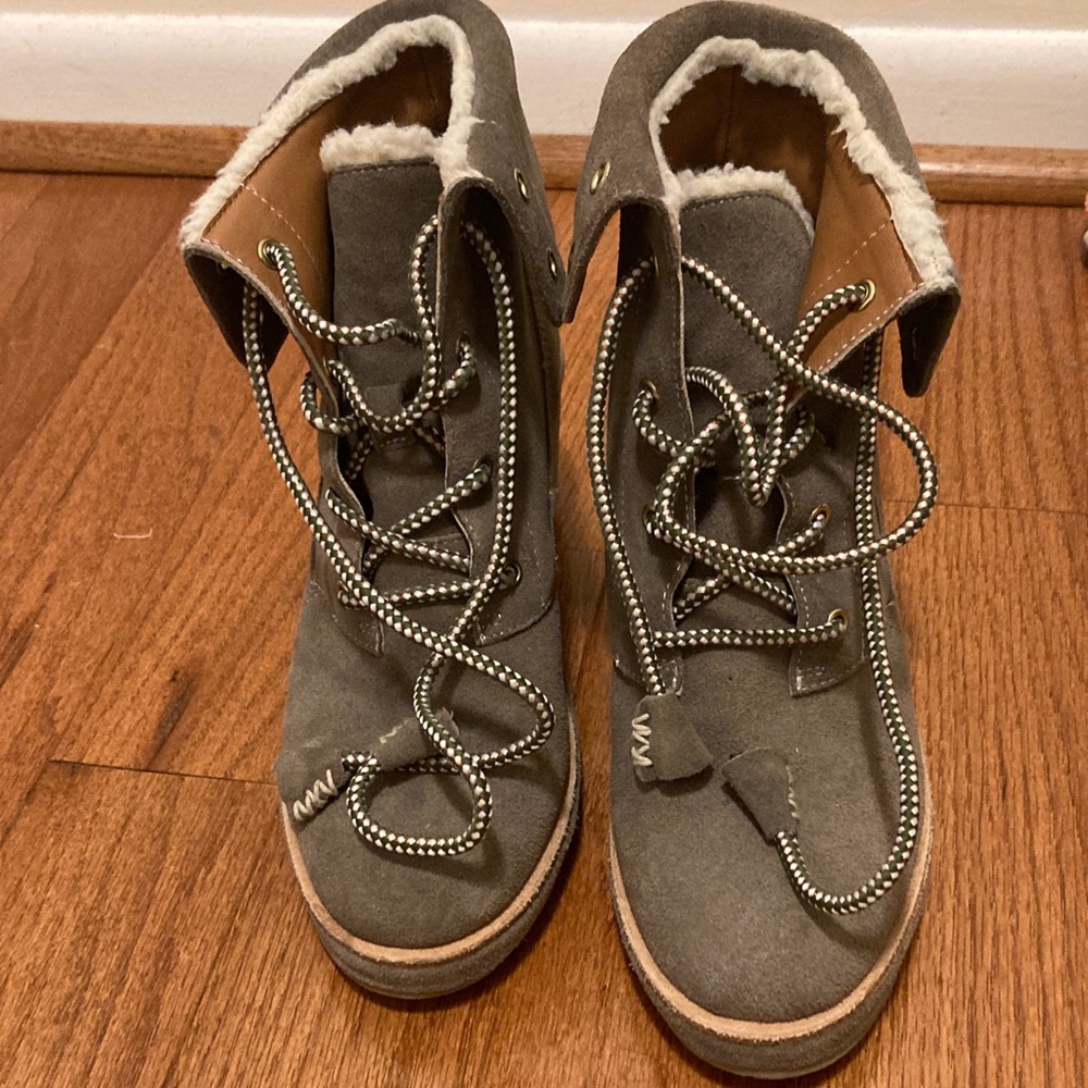 Kate Spade Areana Sedue Tan Leather Interior booties Size 7 Like new